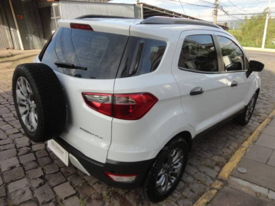 FORD - ECOSPORT - 2013/2014 - Branca - R$ 58.000,00