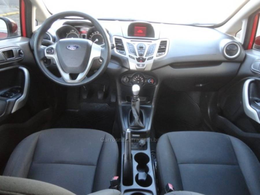 FORD - FIESTA - 2012/2013 - Vermelha - R$ 42.000,00