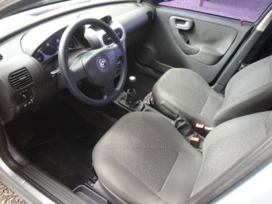 CHEVROLET - CORSA - 2008/2009 - Prata - R$ 31.000,00