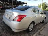 NISSAN - VERSA - 2015/2016 - Prata - R$ 52.000,00