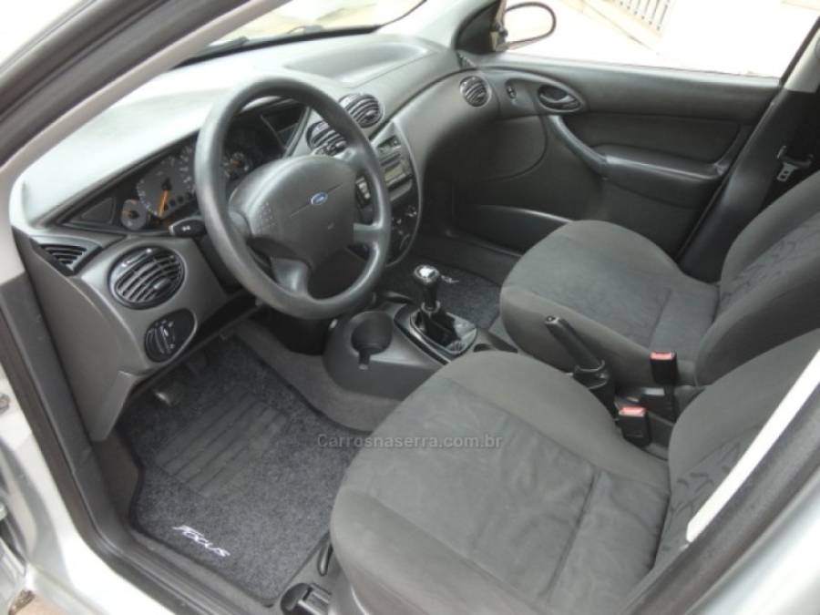 FORD - FOCUS - 2007/2007 - Prata - R$ 27.000,00